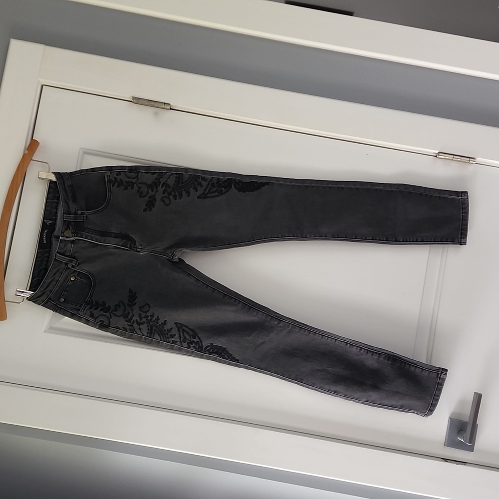 Mink Pink faded black embroidered jeans!